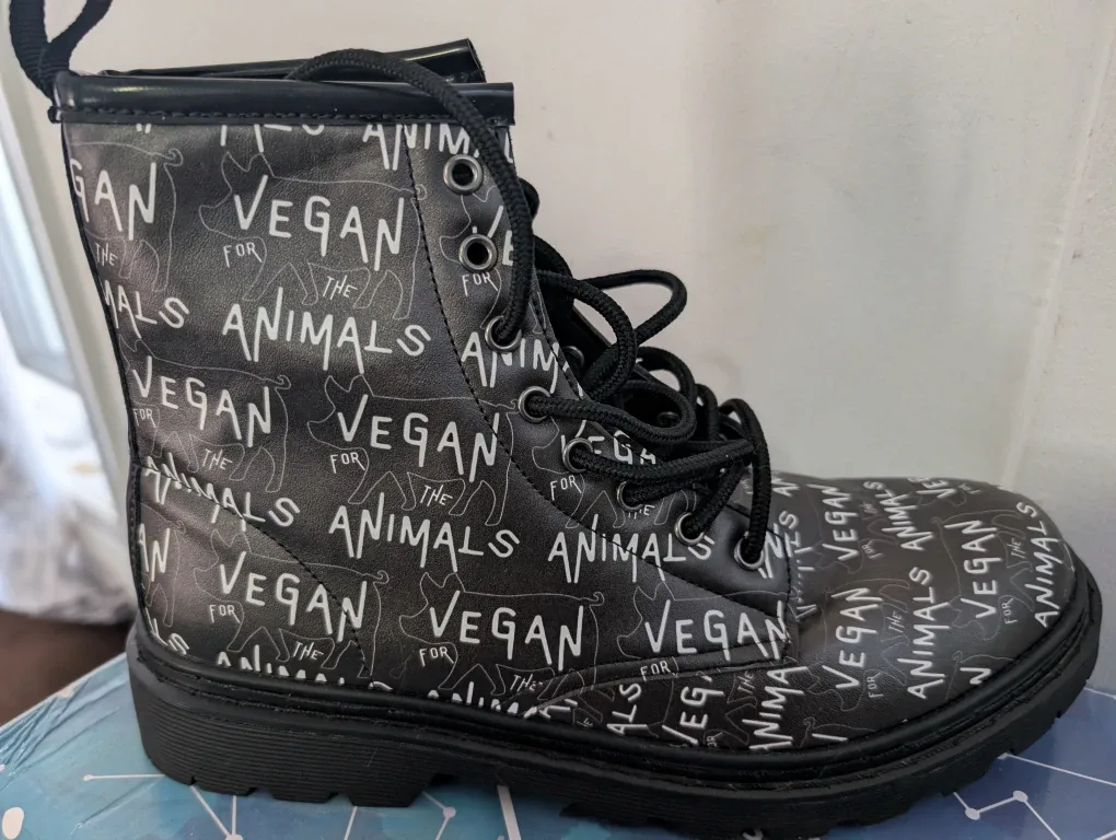 Vegan for the Animals Boots, Size 8M