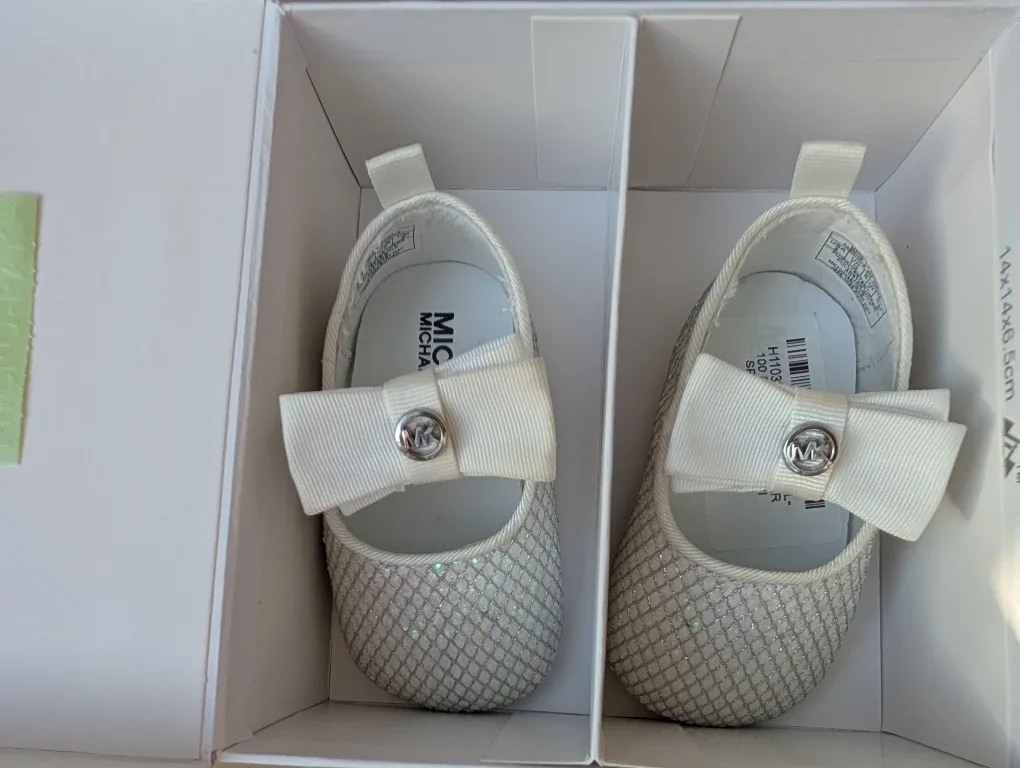 New Michael Kors Baby Shoes - Size 1 US image indicator(4)