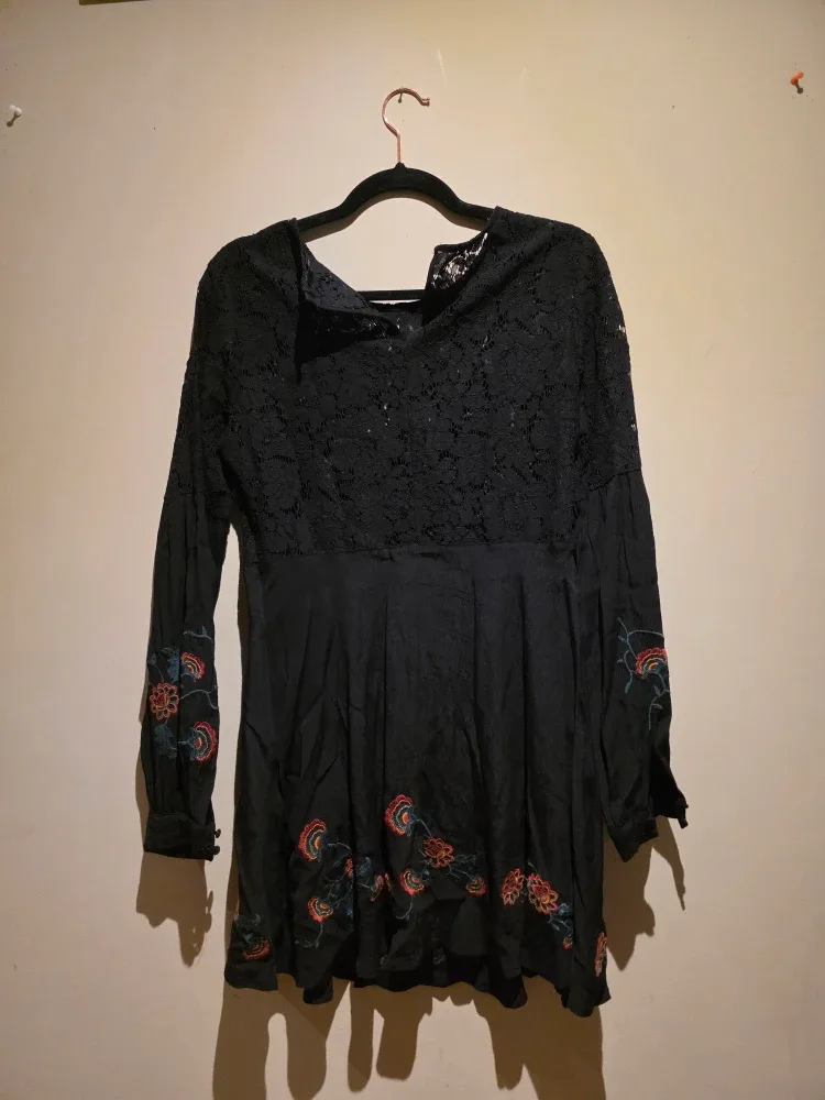 Forever 21People Black Floral Embroidered Dress image indicator(2)