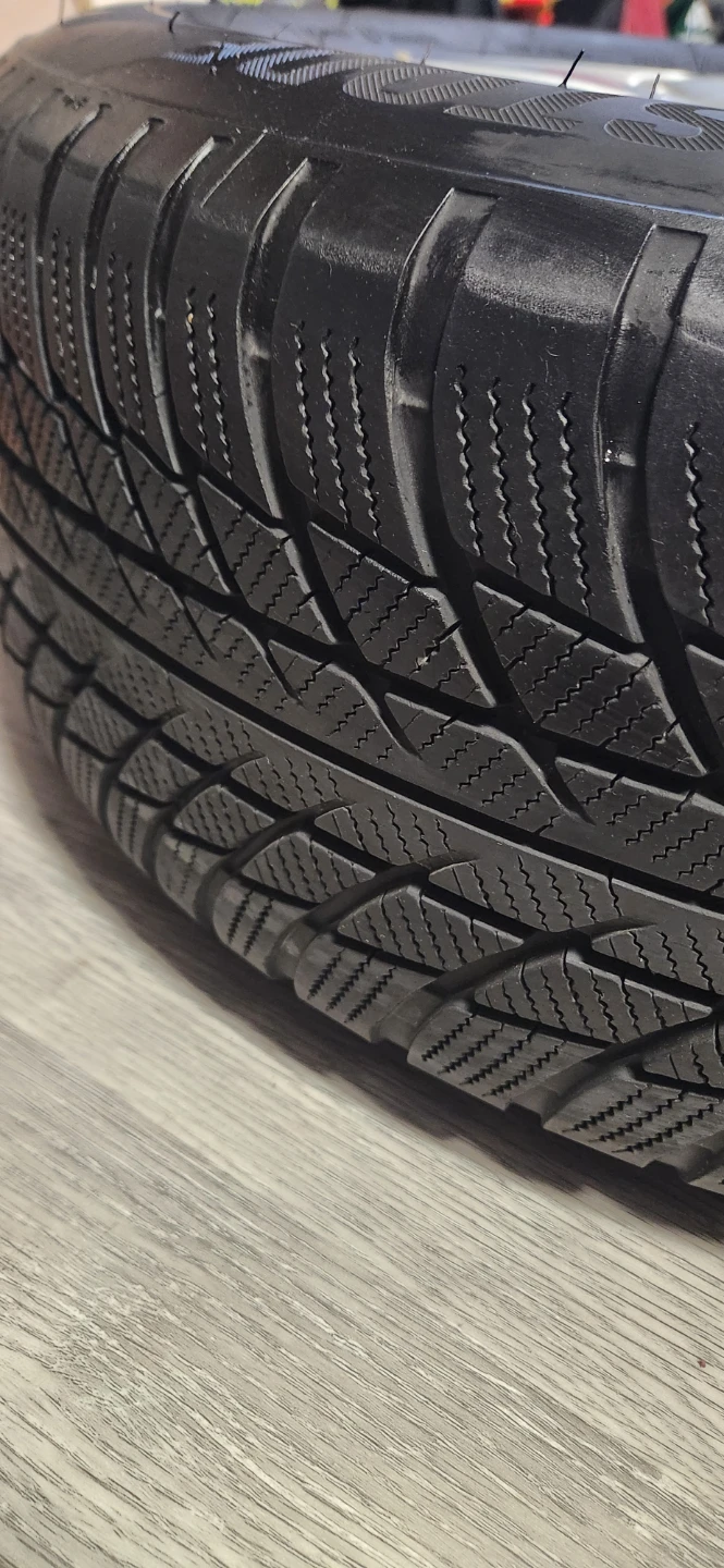 BMW OEM 17" WINTER RIMS AND TIRES - GREAT CONDITION