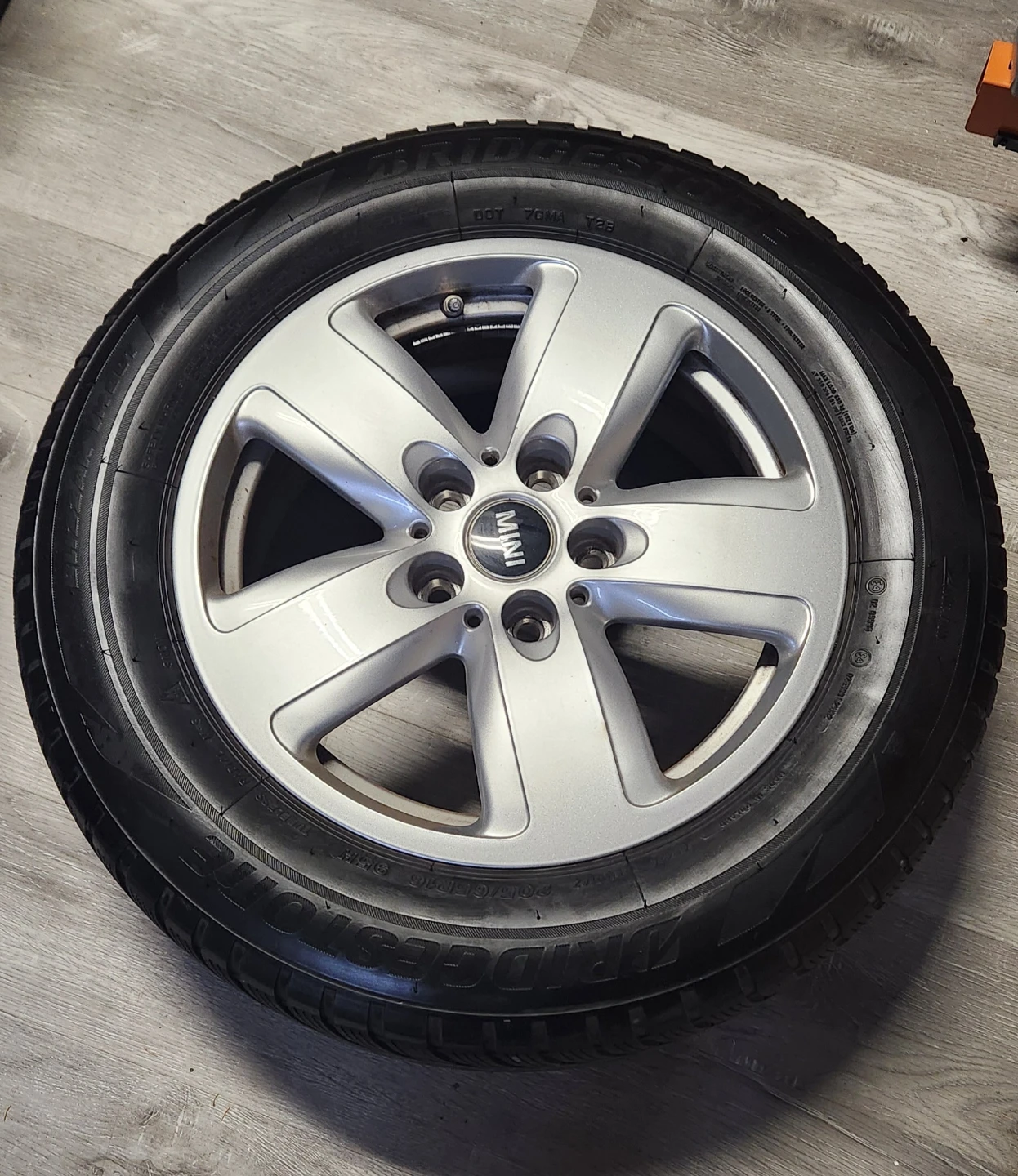 BMW OEM 17" WINTER RIMS AND TIRES - GREAT CONDITION - photo 4