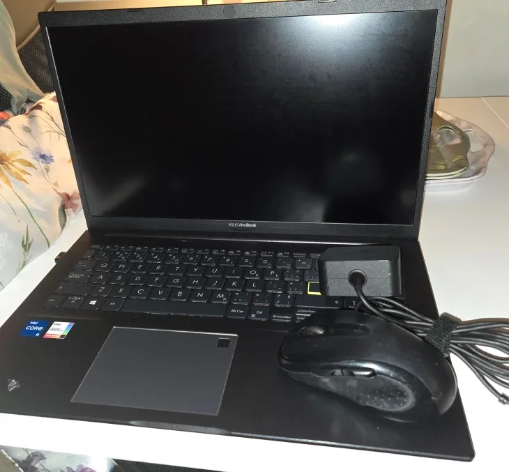 ASUS VivoBook Laptop