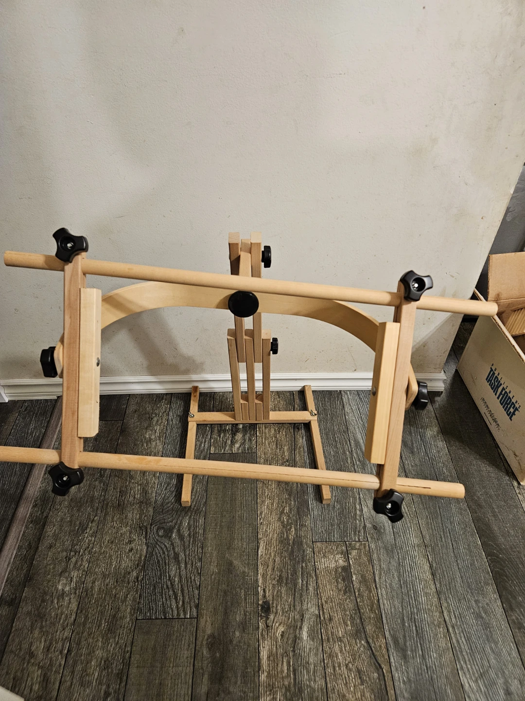 Adjustable Wooden Embroidery Stand - photo 2