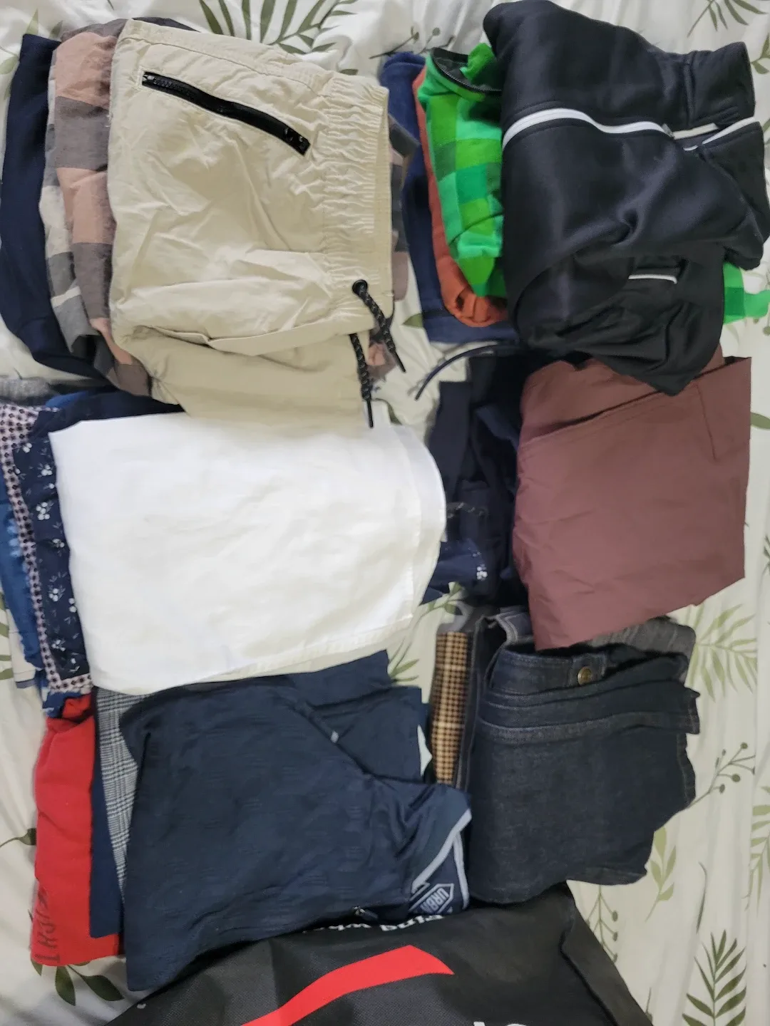 Boys 7-9 Clothes (mostly new) FULL BAG image indicator(2)