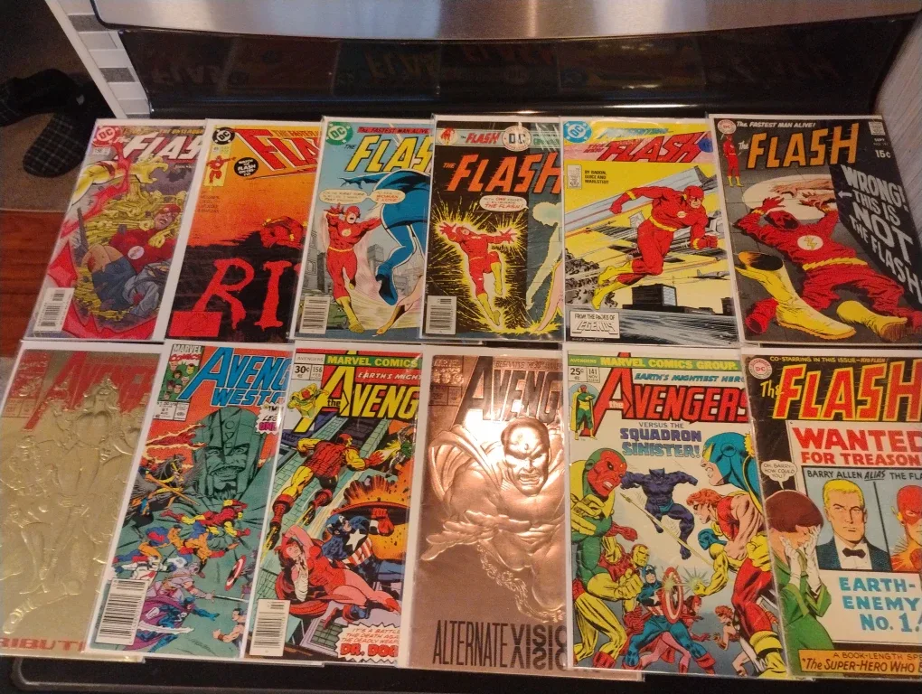 Comic book lot.