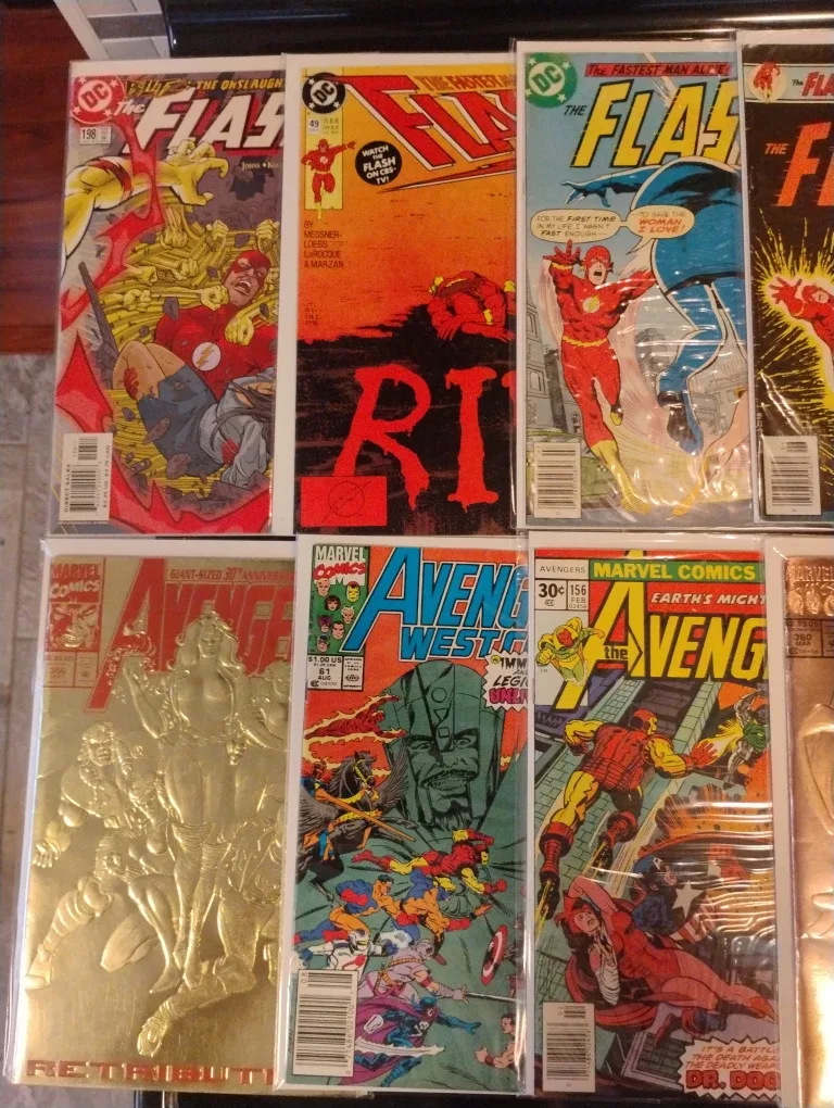Comic book lot. image indicator(2)