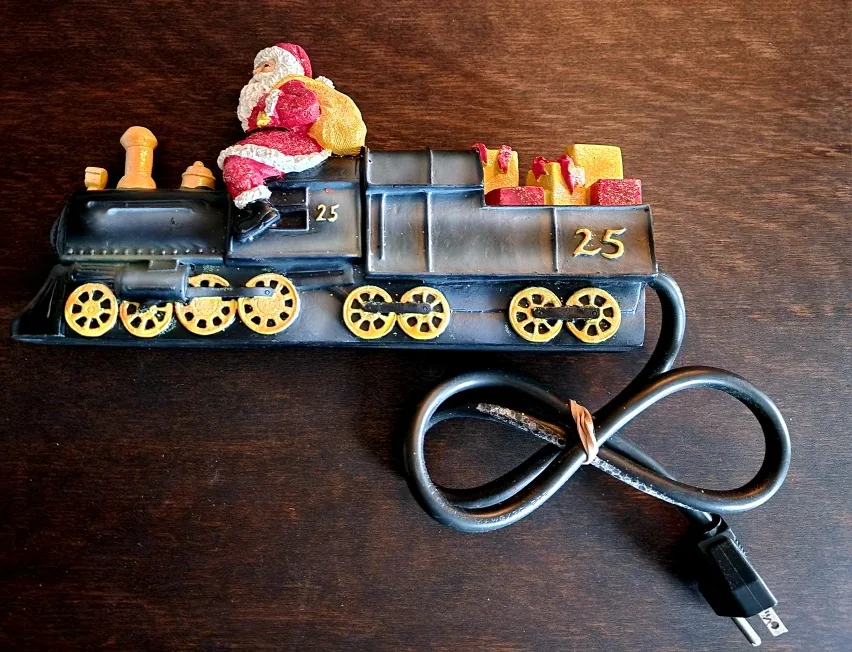 Christmas Train Surge Protector electric cord image indicator(2)