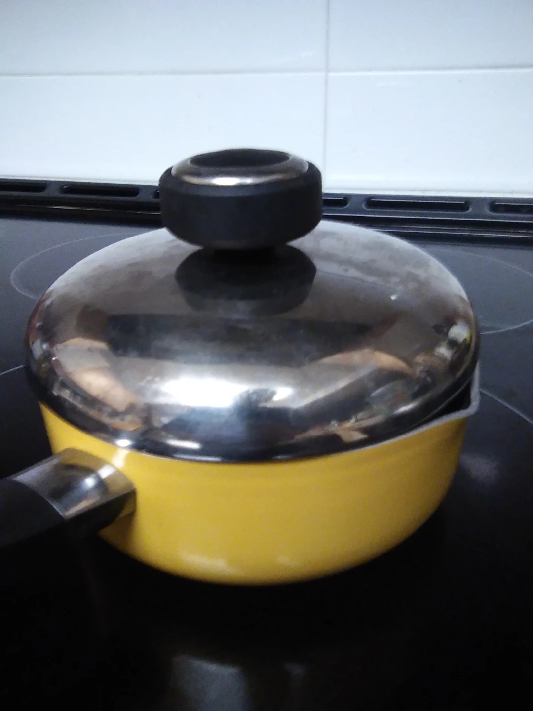 Cute Small Yellow Non-Stick Pot with Stainless Steel Lid - photo 3