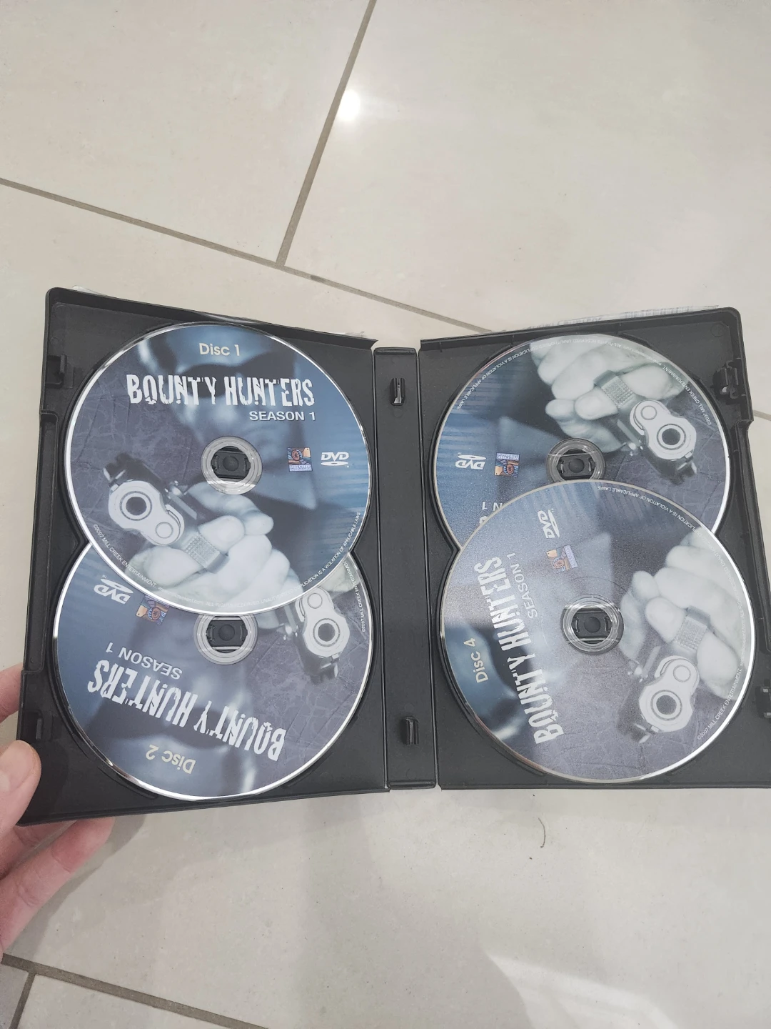 Bounty Hunters: Season 1 DVD Set - photo 2