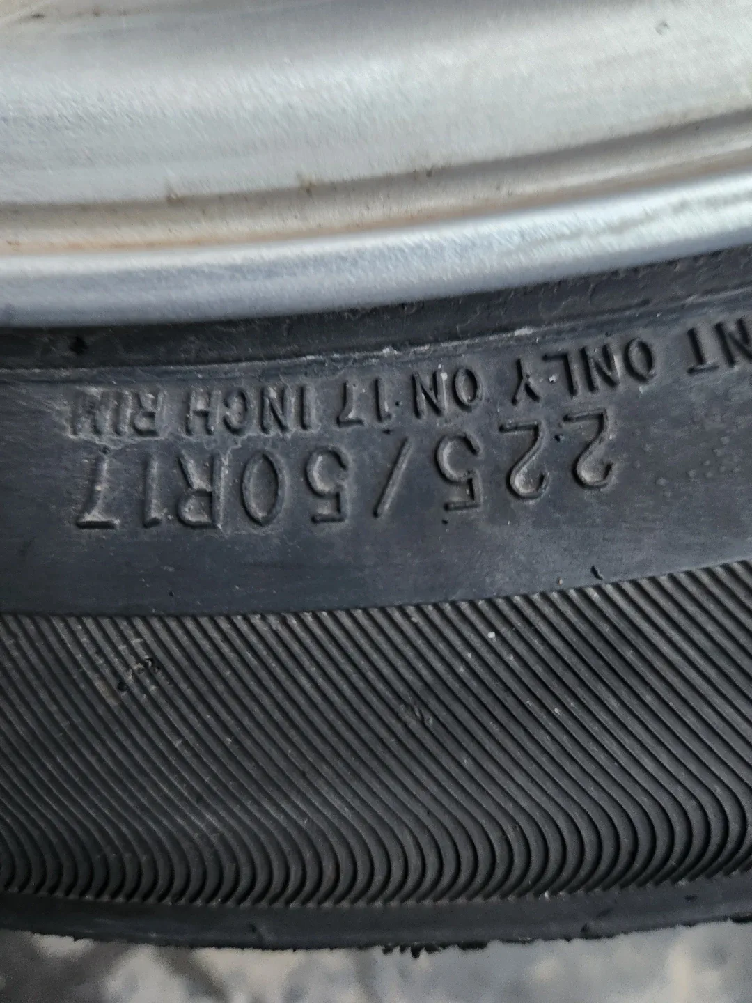 Set of 4 Continental Tires 225/50R17