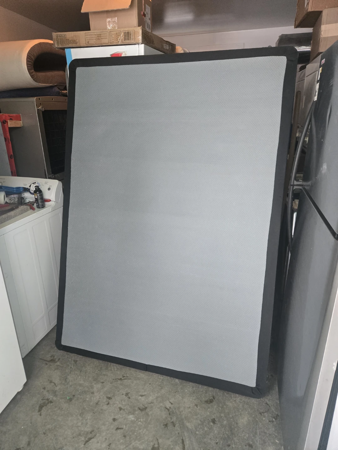 FREE DELIVERY!! Full / Double low profile box spring $90