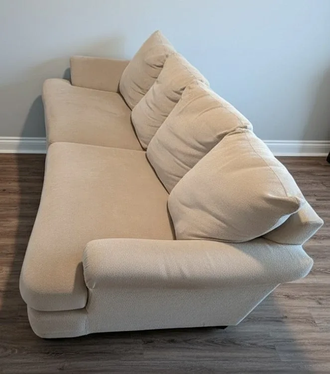 Beautiful Comfortable Couch - Delivery Available image indicator(2)