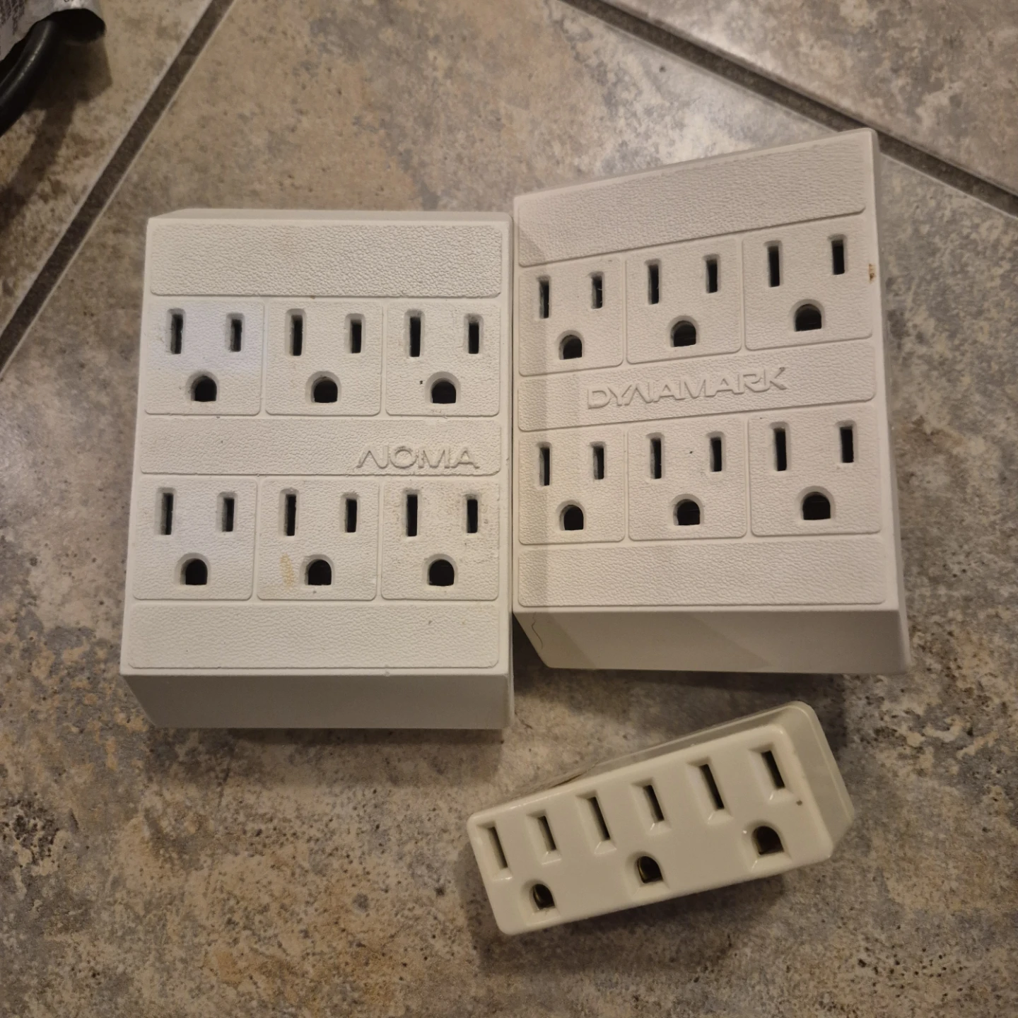 Dynamark & Noma Outlet Adapters - photo 2