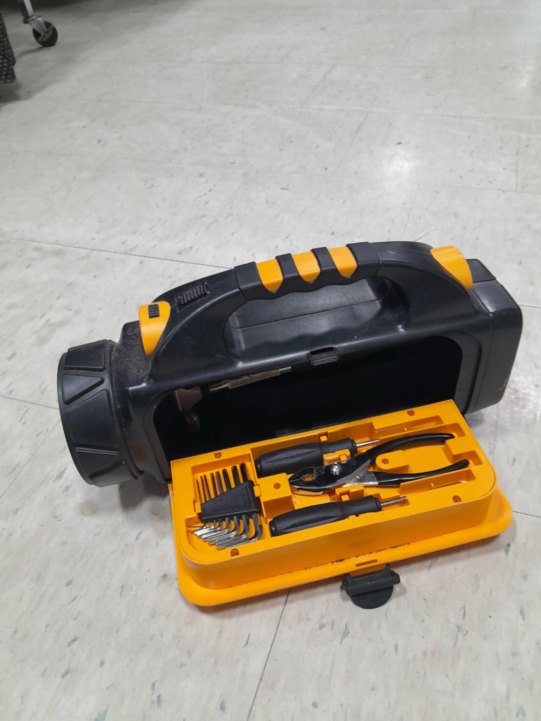 Flashlight with Tool Kit Portable - photo 4