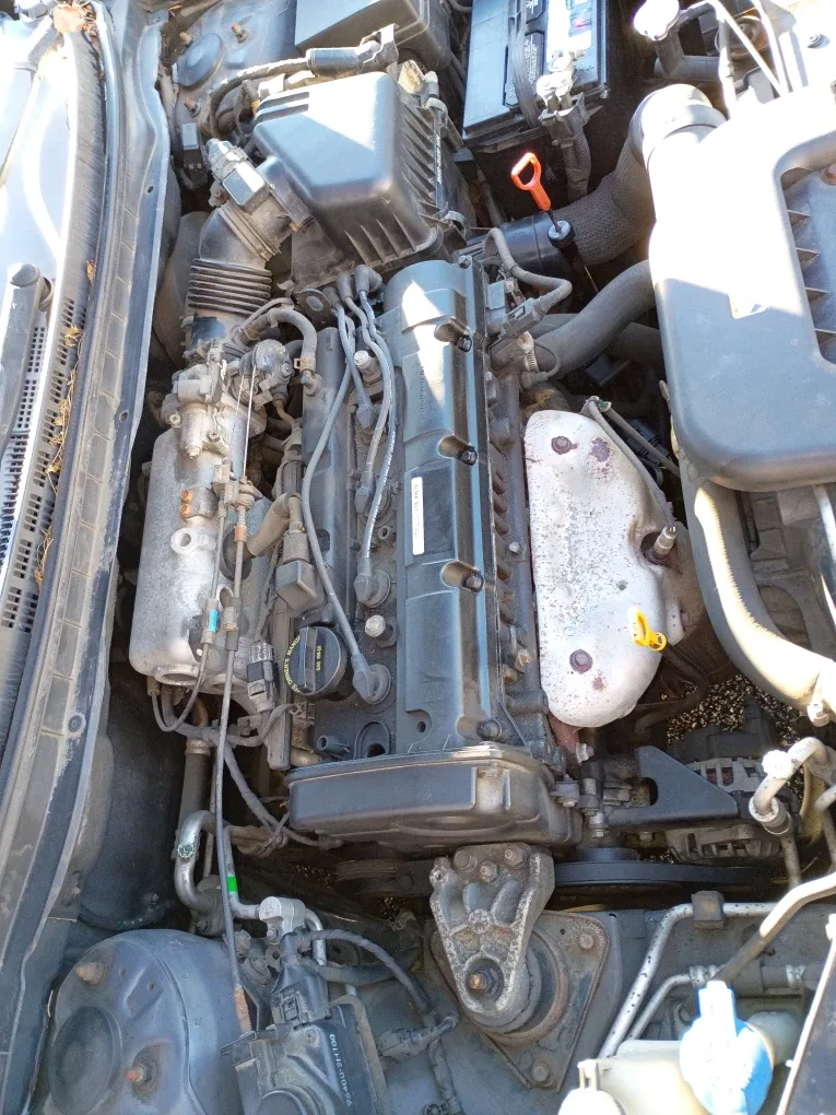 Hyundai Elantra - Gray Sedan image indicator(8)