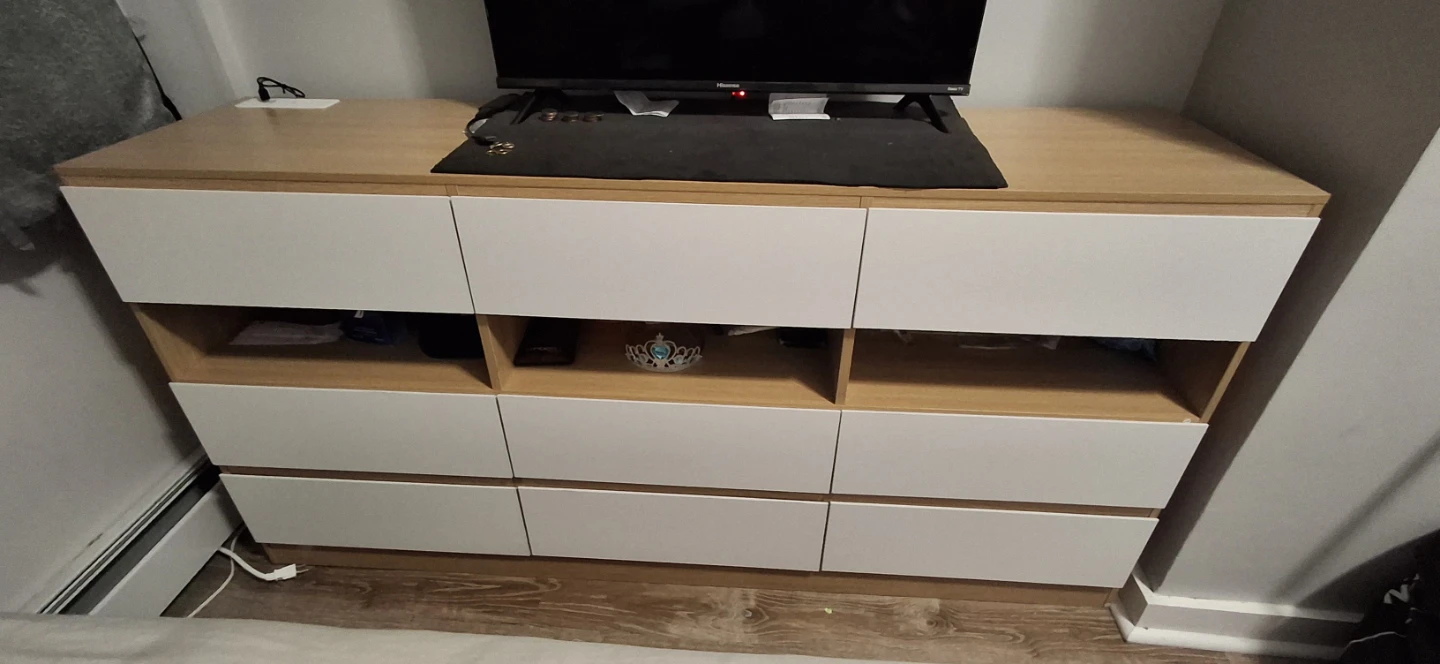White & Wood Dresser