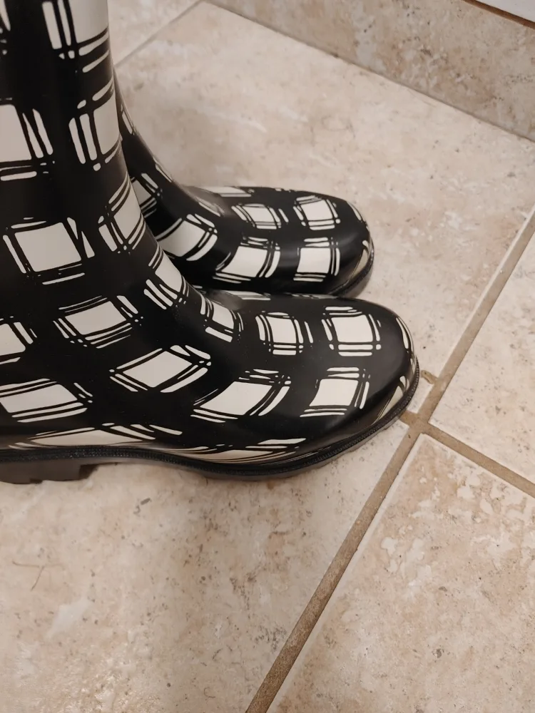 Women's Black & White Plaid Rain Boots size 7 image indicator(3)
