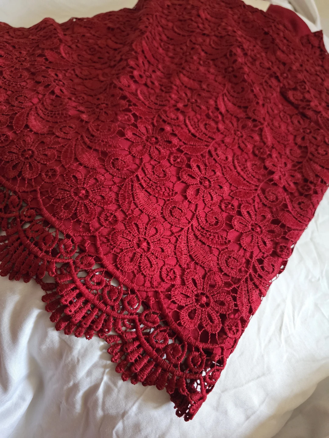 Uniqlo Japan Beautiful Red Lace Sleeveless Top - Size M New - photo 2