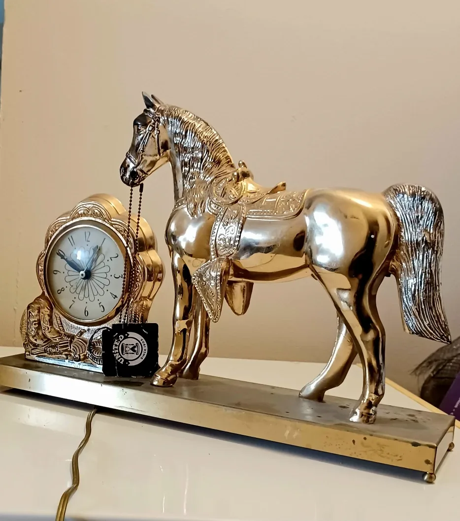 Vintage United Metal Goods Horse Clock image indicator(3)