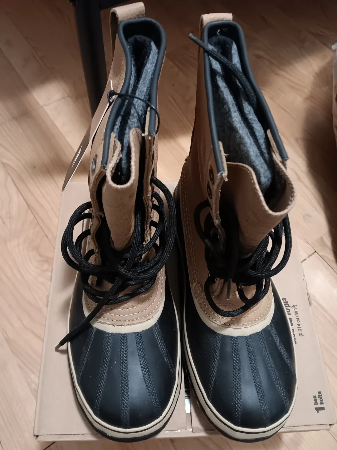 Brand new SOREL winter Boots Size 9 Men's