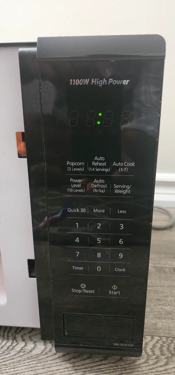 Panasonic Microwave - 1100W, Size # 20" - photo 4