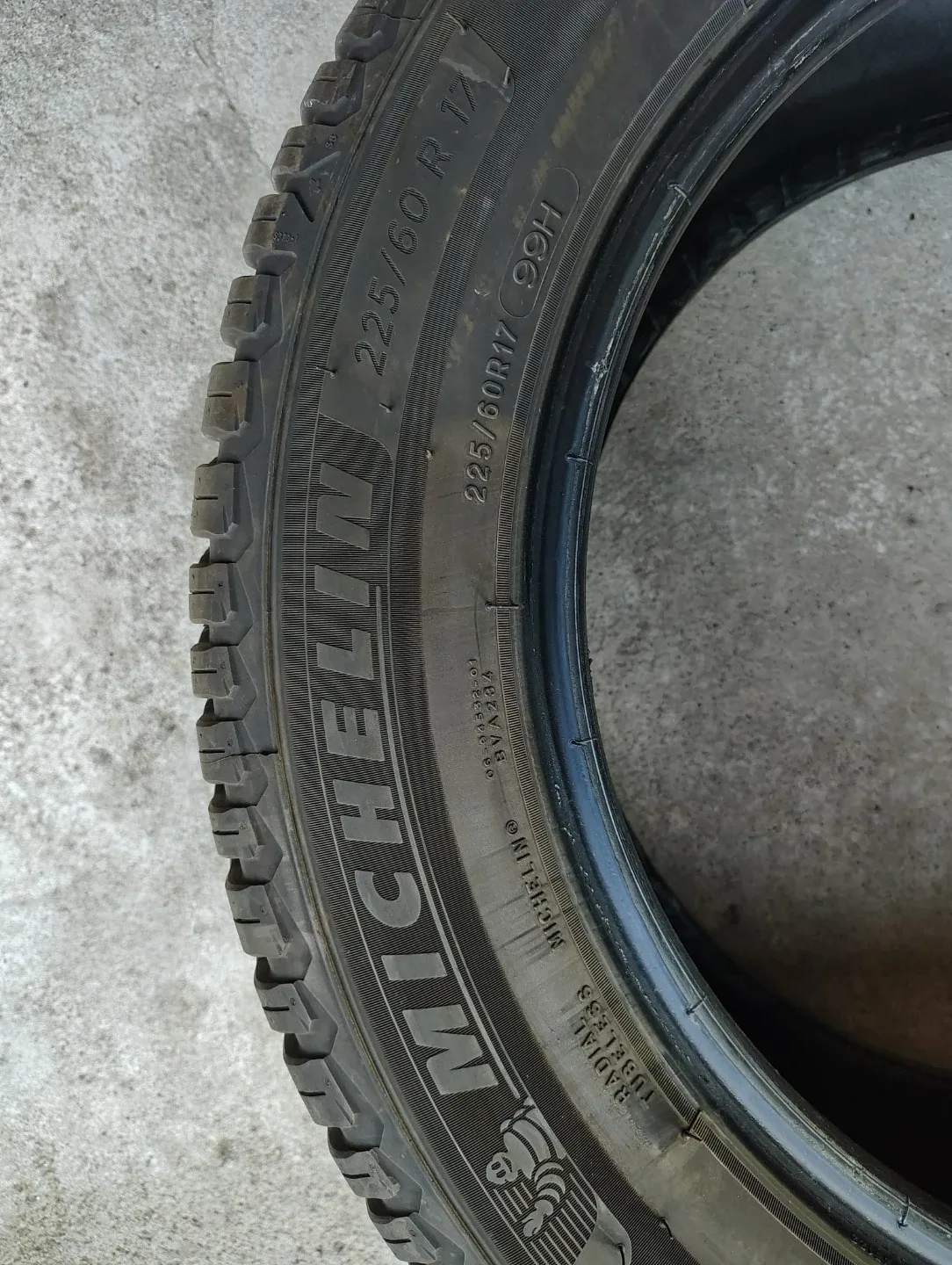 All Weather Tires 225/60R17 image indicator(3)