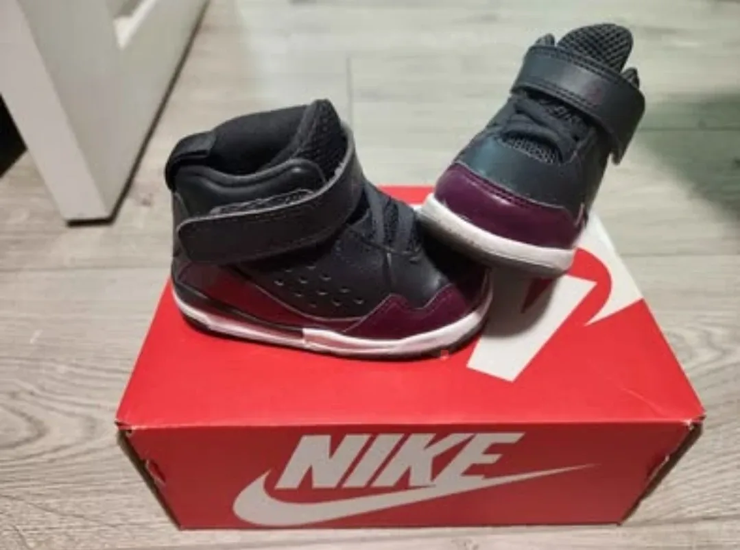 Baby shoes - 2 pairs