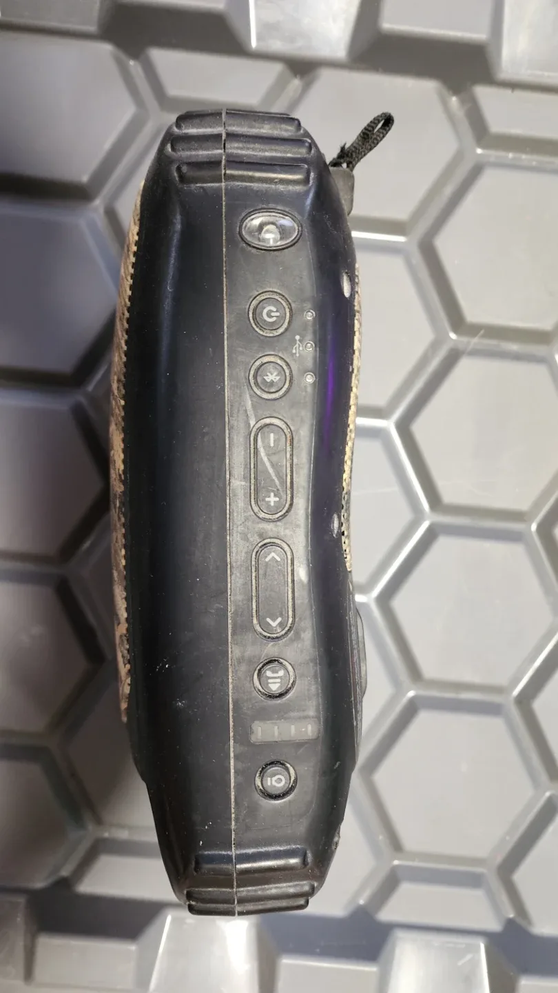 Black Portable Bluetooth Speaker image indicator(4)