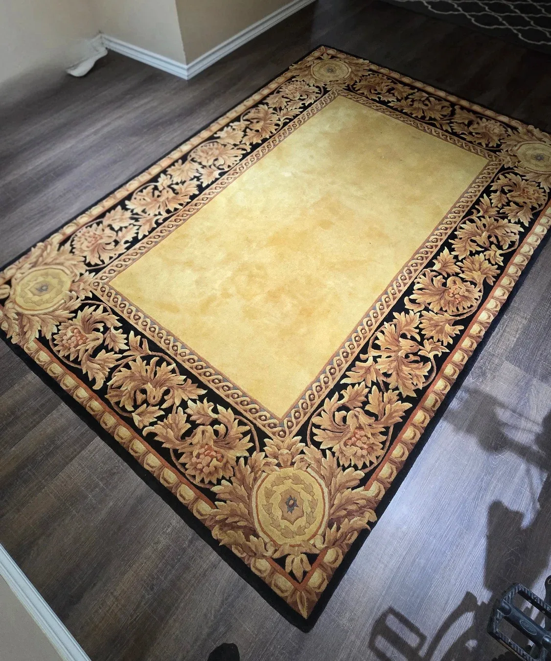 Area Rug - Floral Border