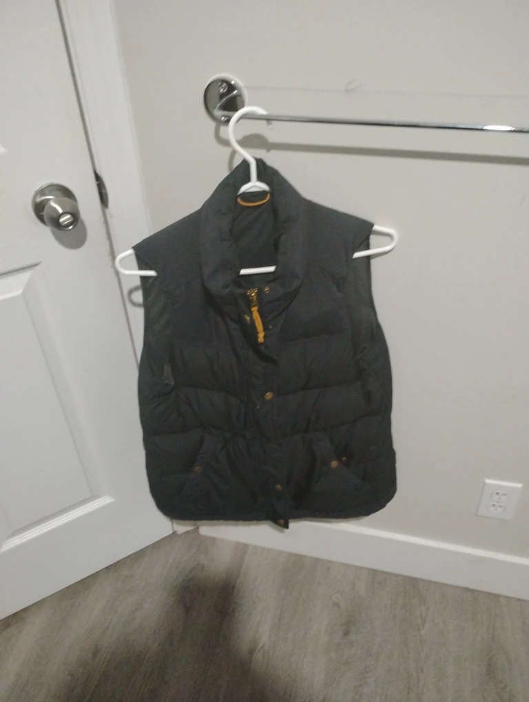 #Cleanout Black Puffer Vest - photo 2
