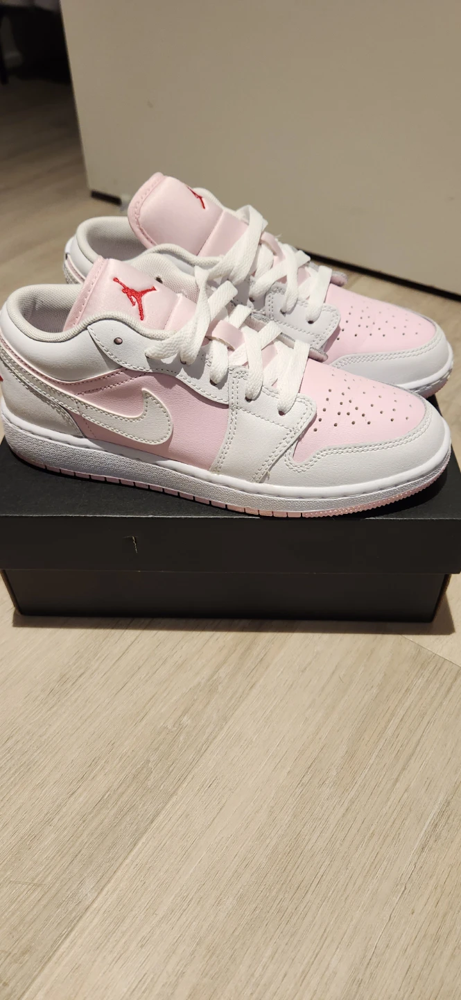 Nike Air Jordan 1 Low Pink/White, with box