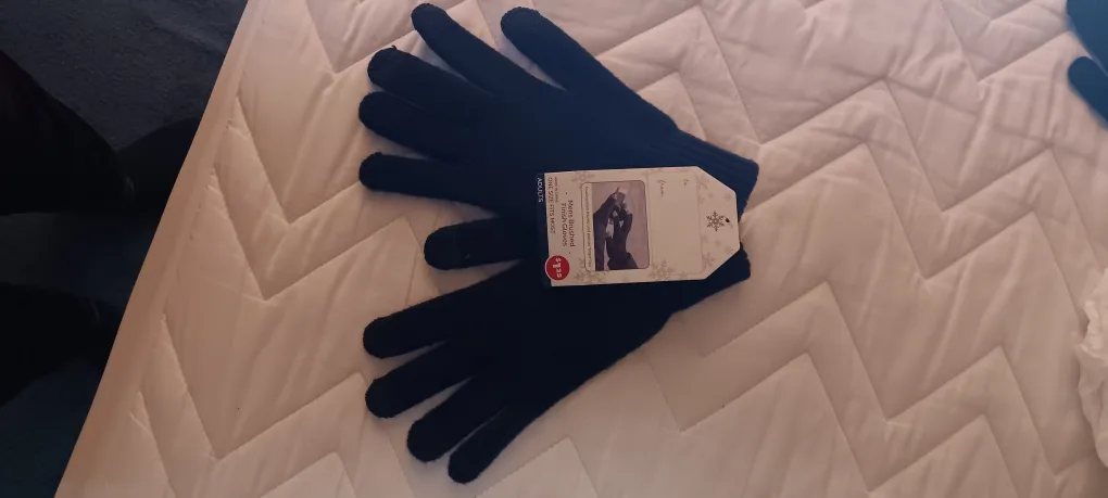 #CLEANOUT New Touchscreen Gloves