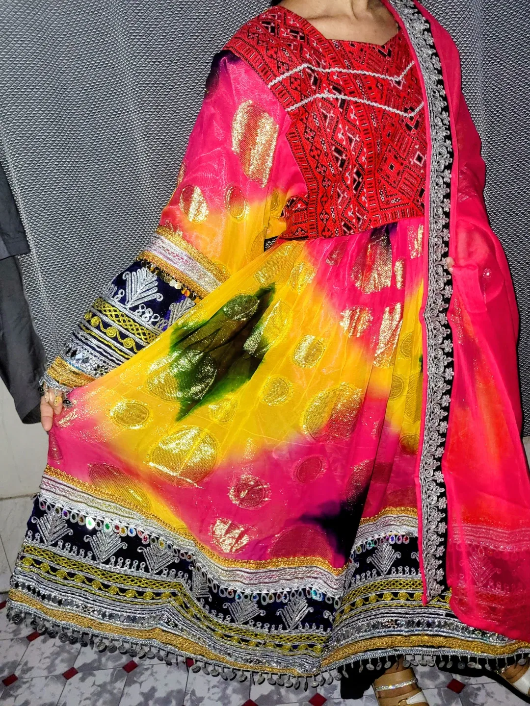 Traditional Afghan Dress image indicator(2)