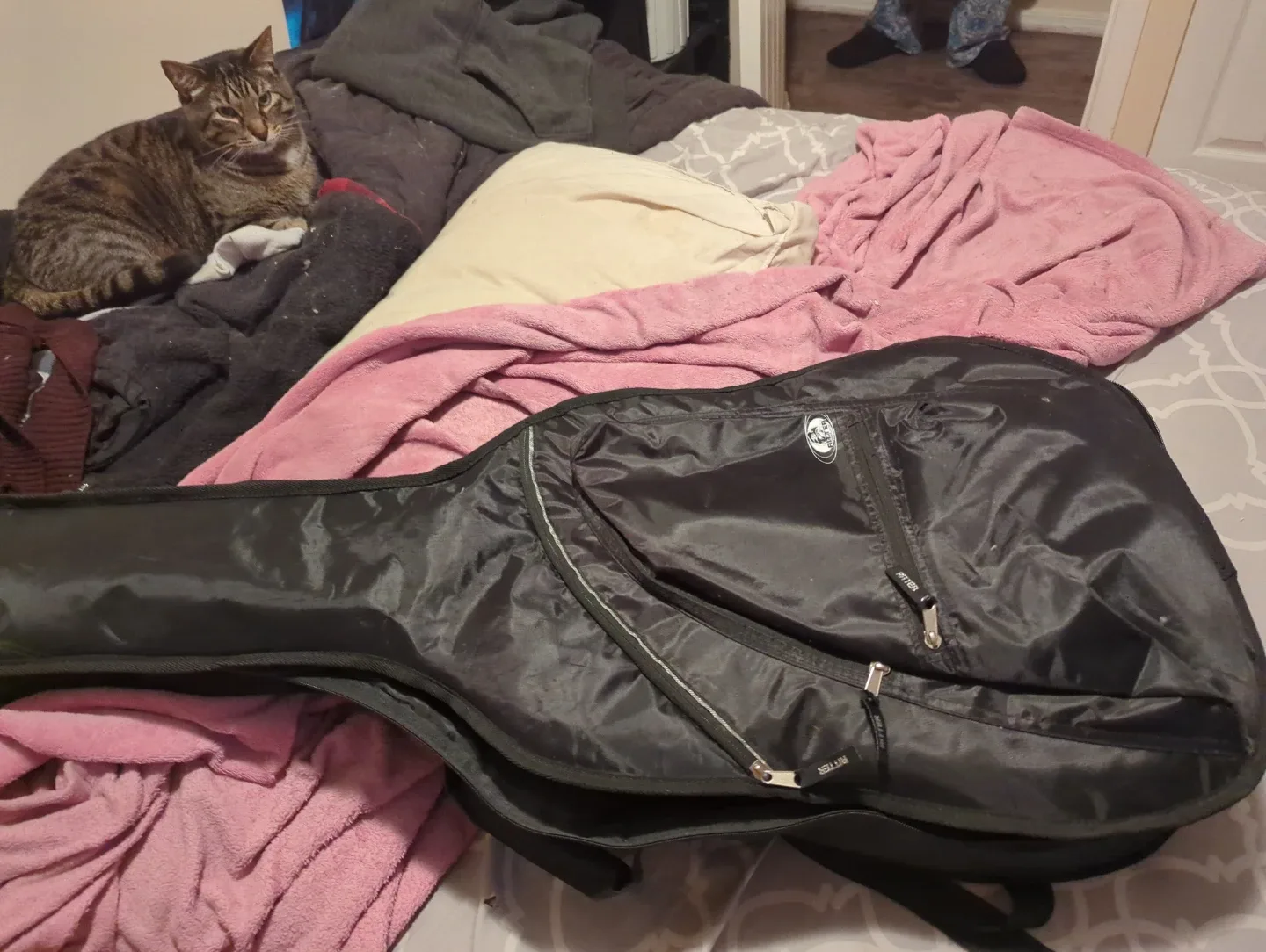 Simon & Patrick Natural Folk Acoustic Guitar image indicator(4)