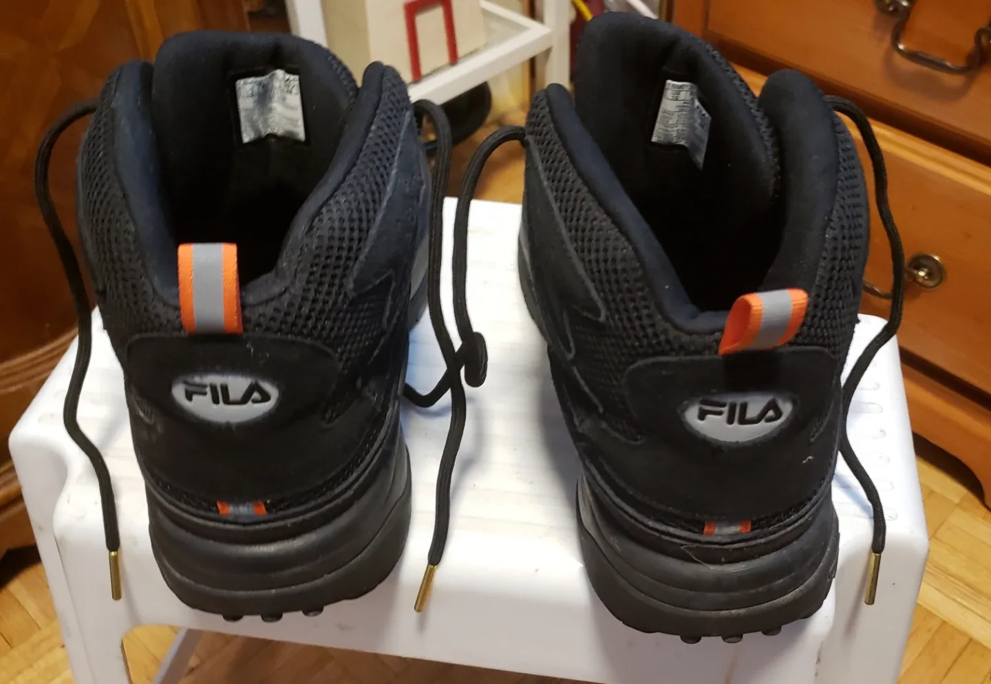FILA Men's Black Leather/Synthetic Boots - Size 10 image indicator(2)