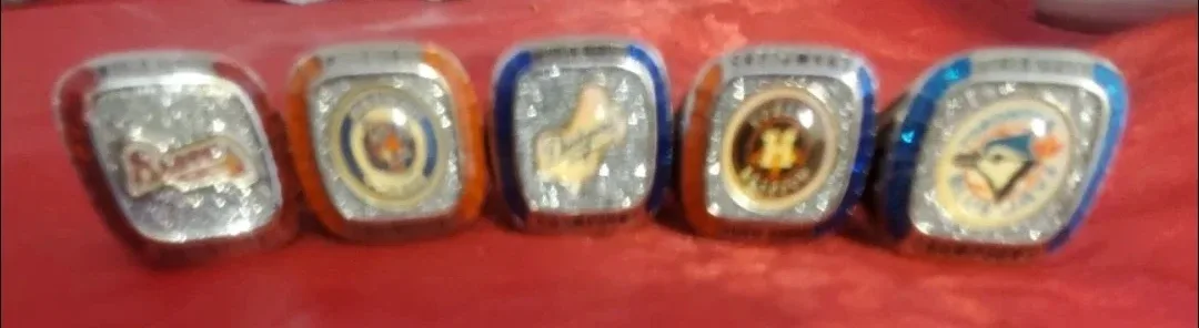 MLB Championship Rings image indicator(6)