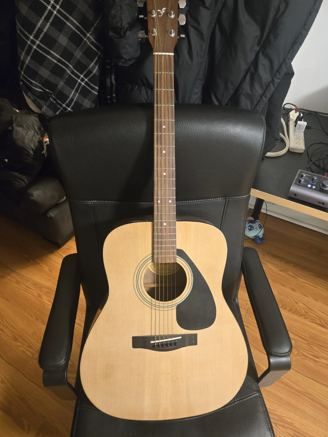 Yamaha F310 Acoustic Guitar - GREAT CONDITION