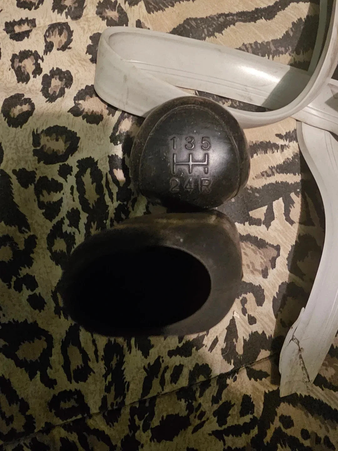 5 speed shifter, extra brake boot image indicator(2)