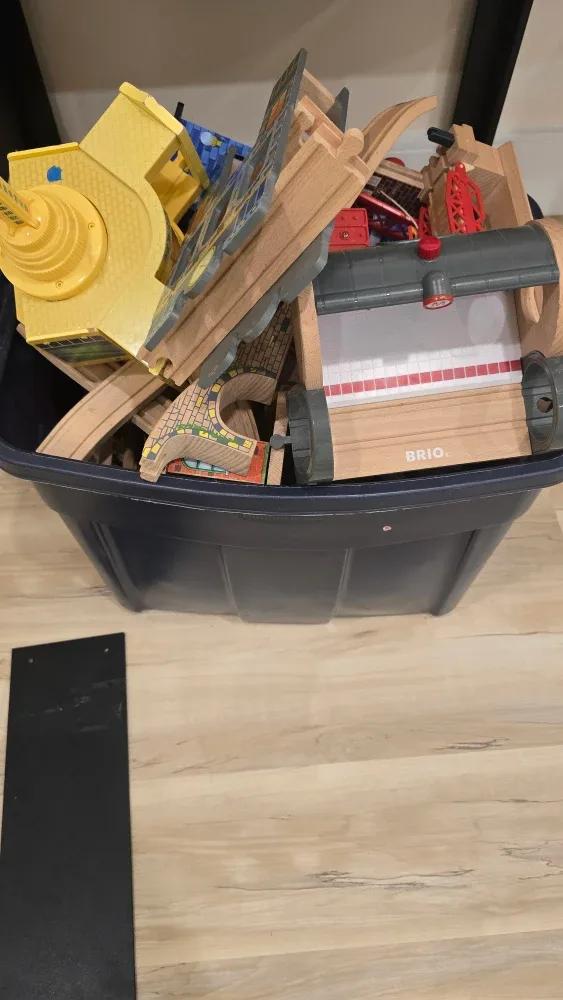 Brio wooden train tracks image indicator(3)