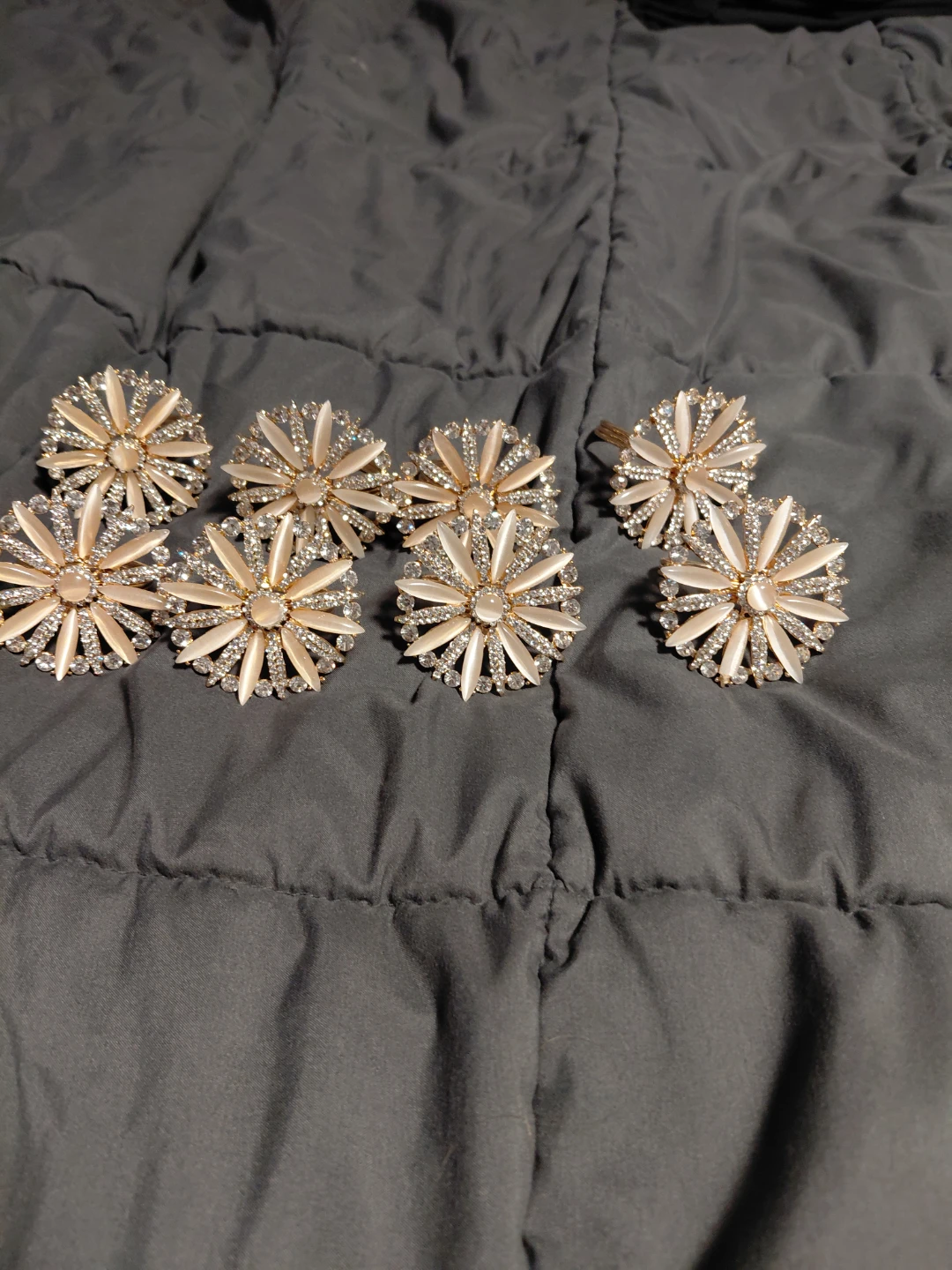 Decorative Flower Napkin Rings (Set of 8)