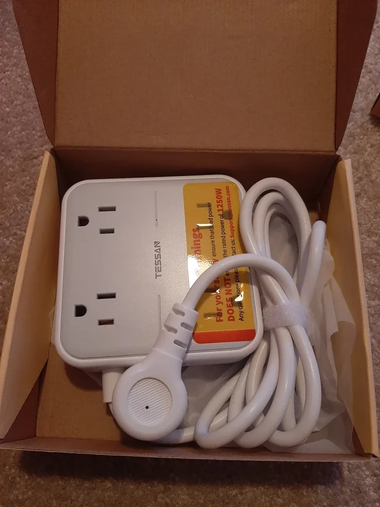 TESSAN Power Strip with USB Charger - New in Box