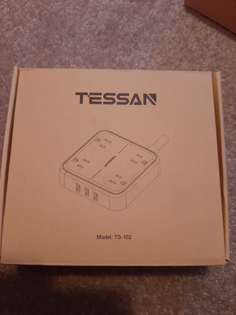 TESSAN Power Strip with USB Charger - New in Box image indicator(2)