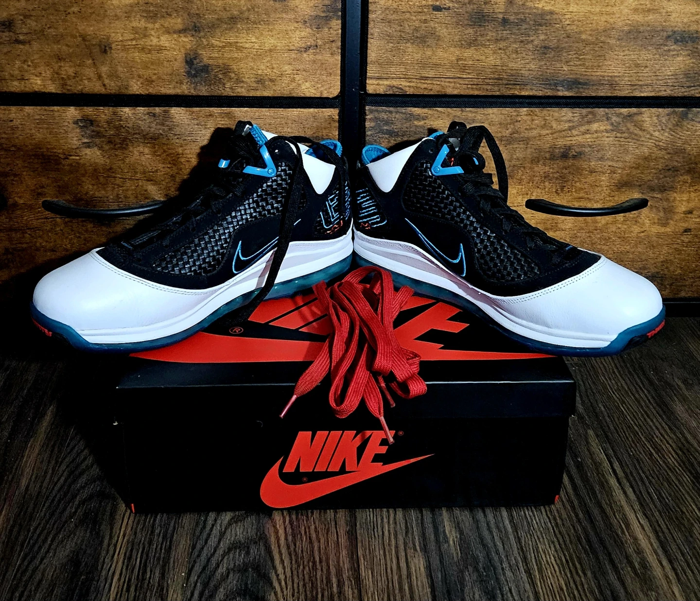 NIKE AIR MAX LEBRON 7 QS RED CARPET WHITE-GLASS BLUE SIZE M 11