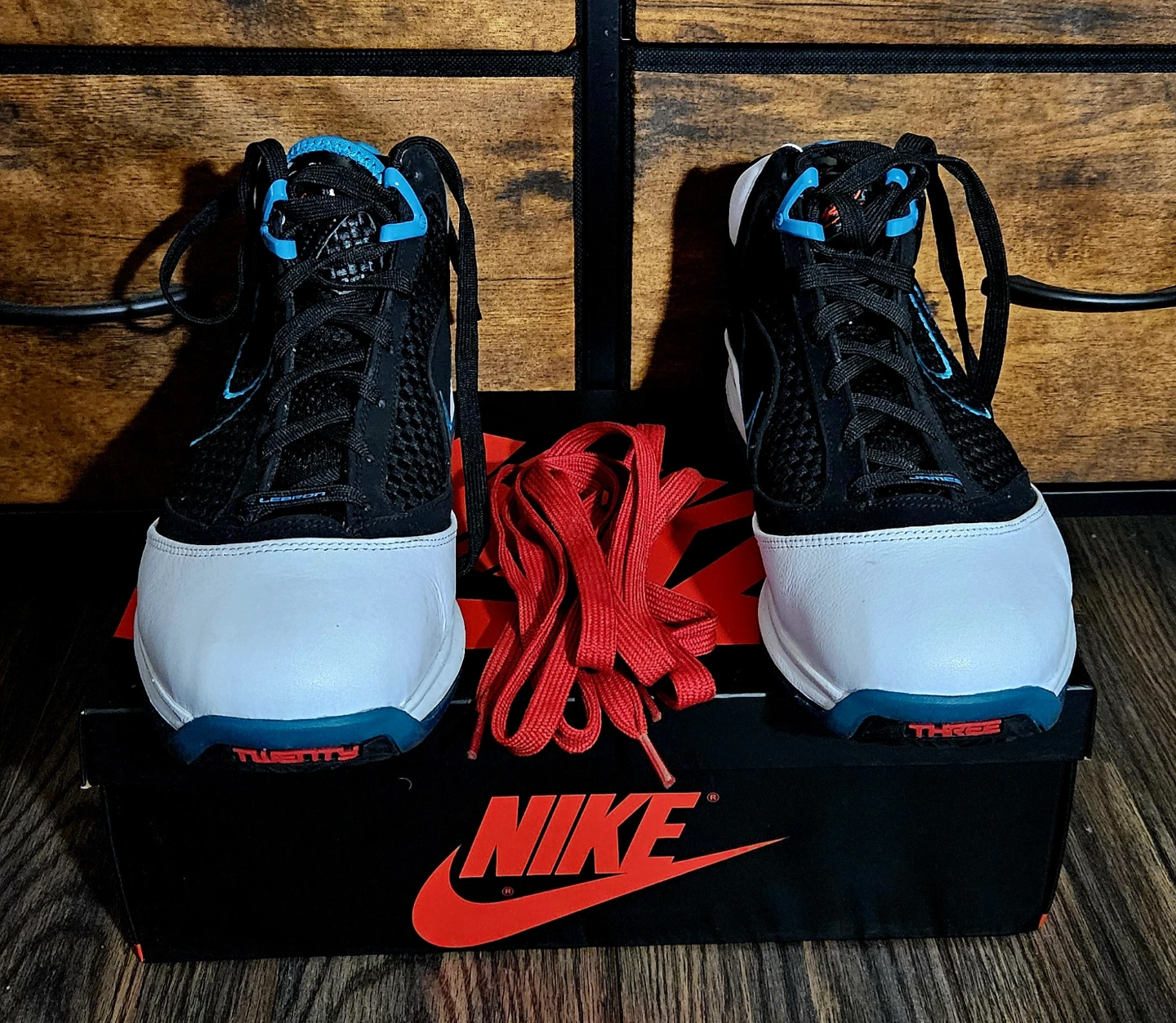 NIKE AIR MAX LEBRON 7 QS RED CARPET WHITE-GLASS BLUE SIZE M 11 - photo 2