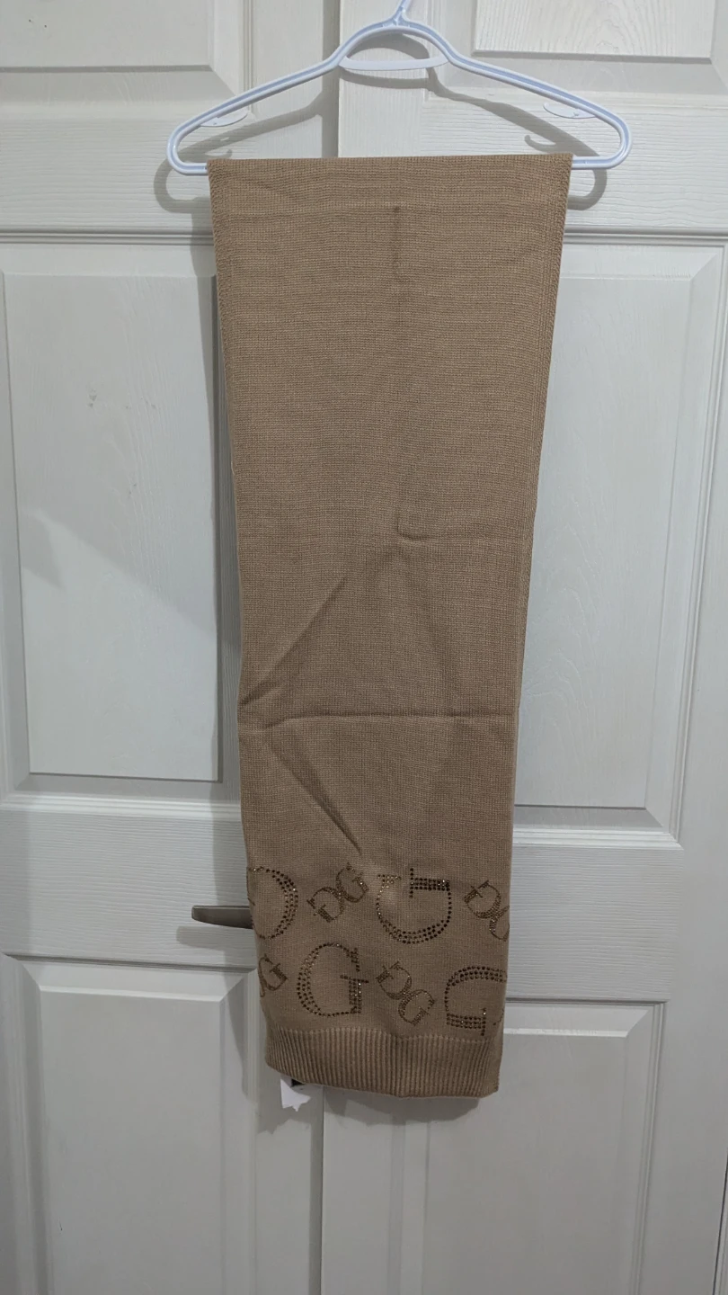 Guess Beige Knit Scarf (still with tag, never worn)