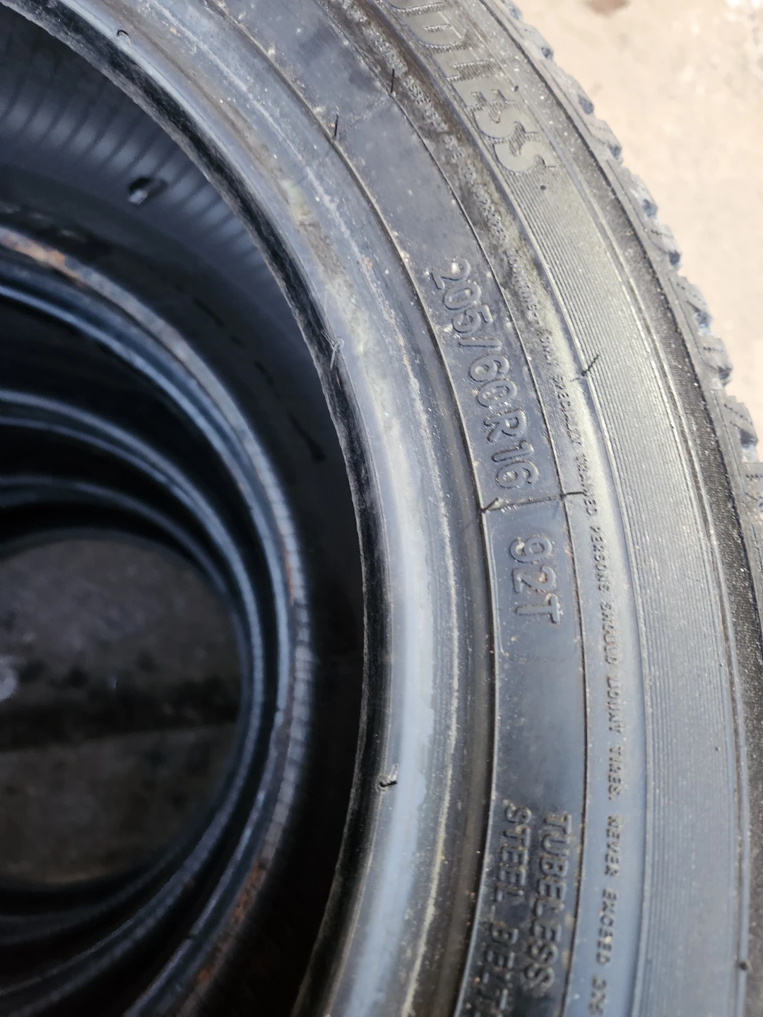 Set of 4 Nitto Winter Tires - 205/60R16 - photo 3