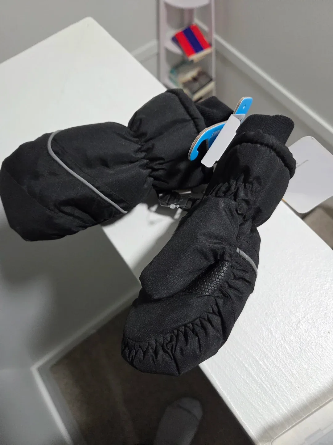 New Hot Paws Kids' Mittens (4-6 Years) image indicator(4)