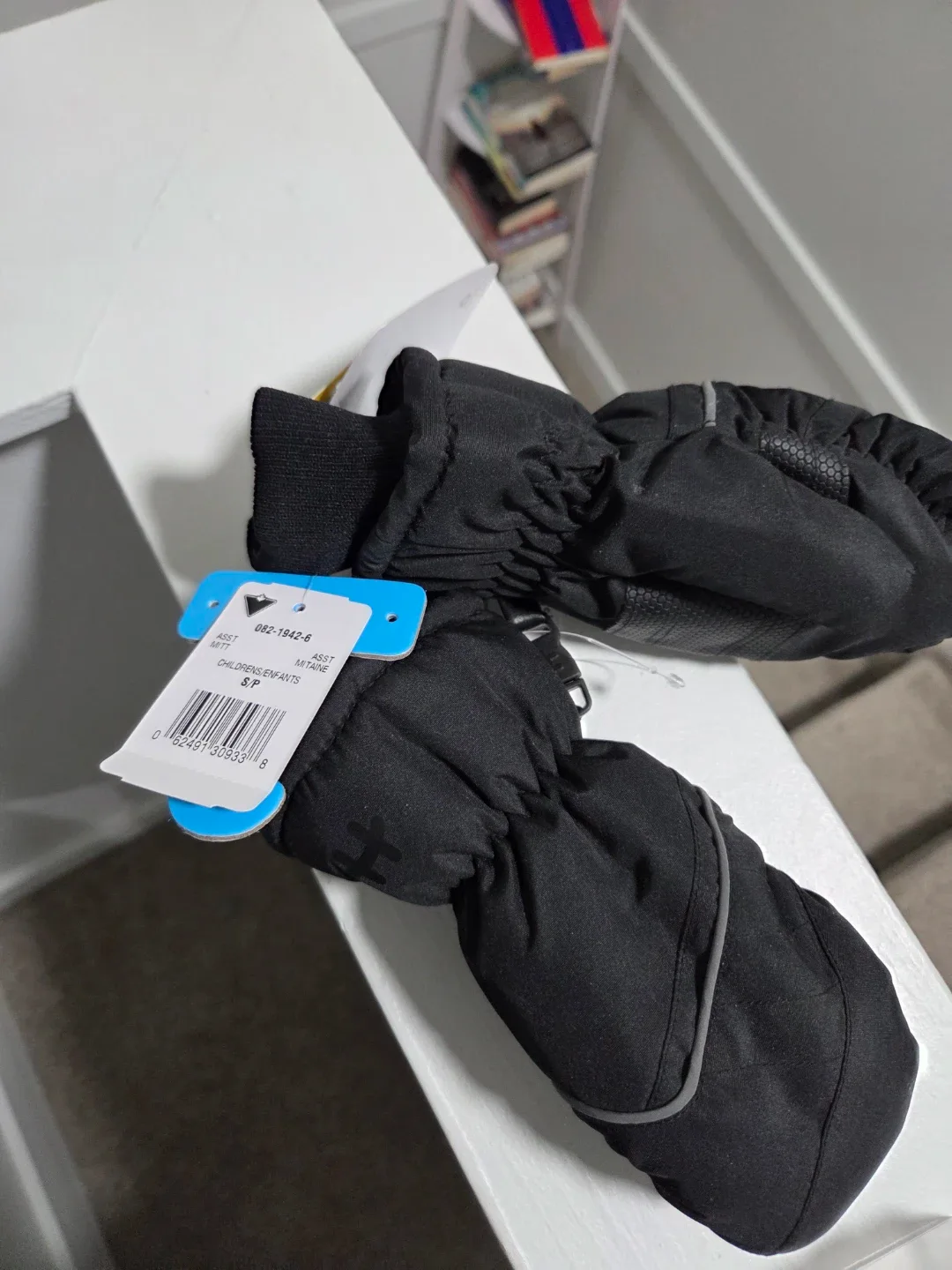 New Hot Paws Kids' Mittens (4-6 Years) image indicator(5)