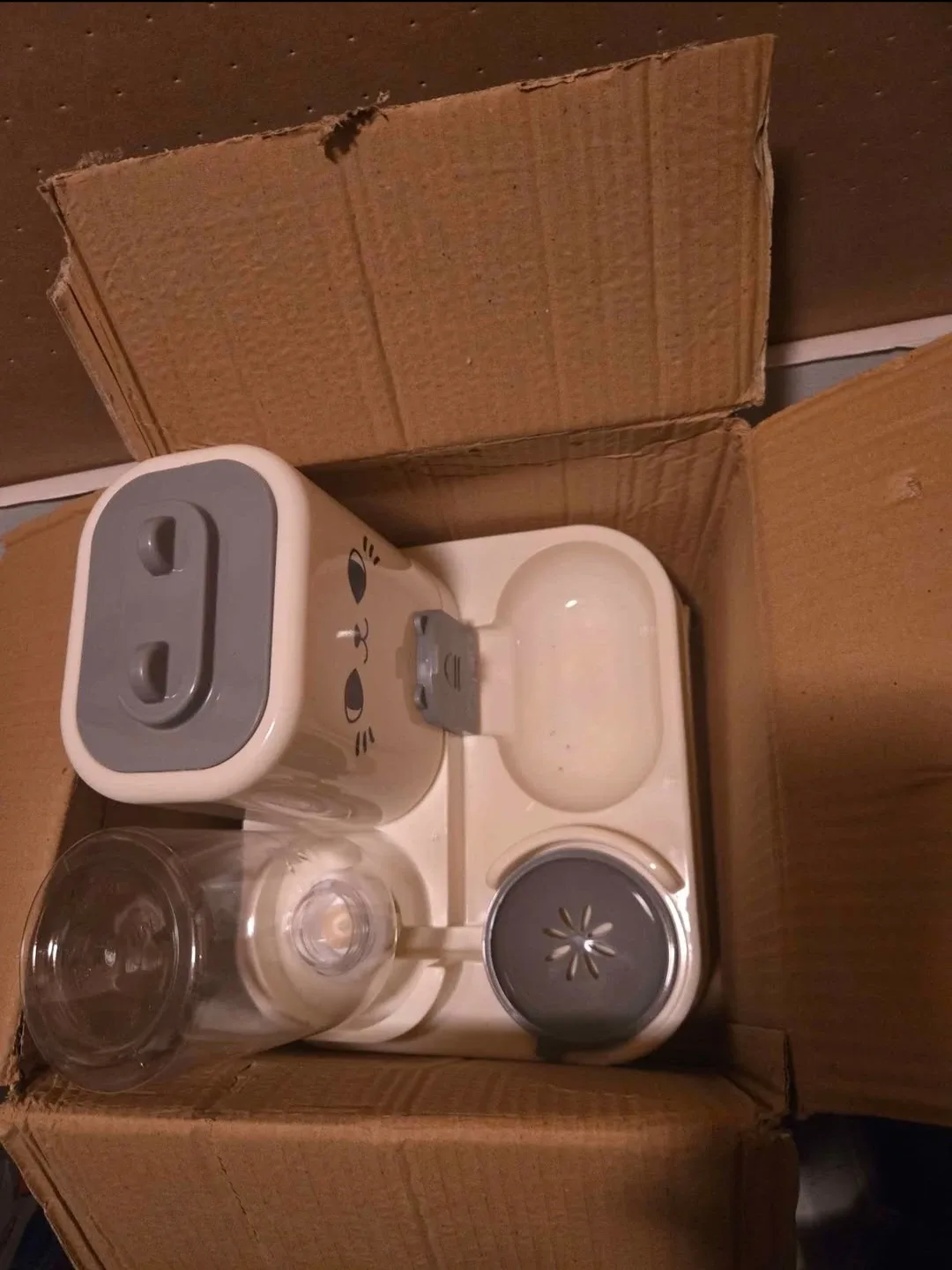 Cat Bed & Automatic Feeder