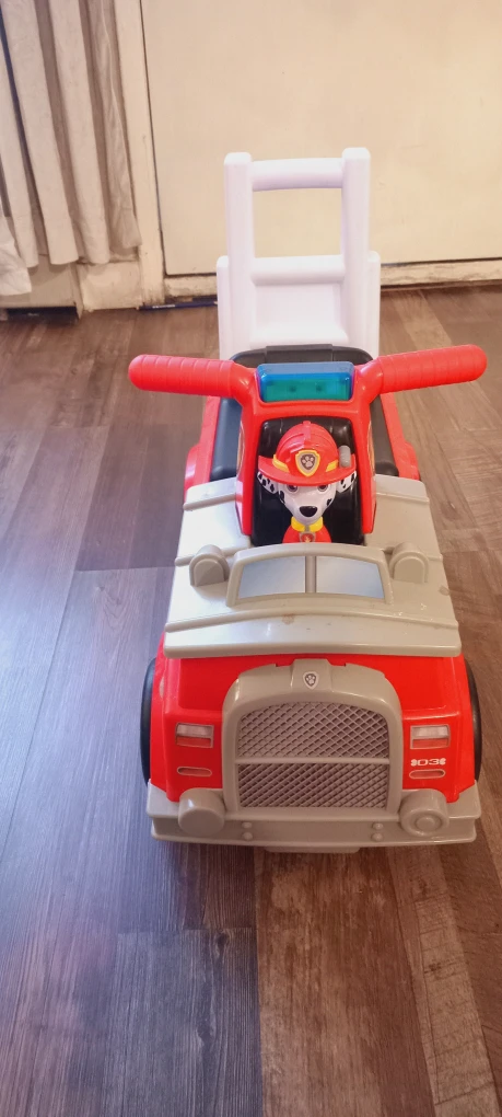 Paw Patrol Marshall Ride-On Fire Truck - photo 2